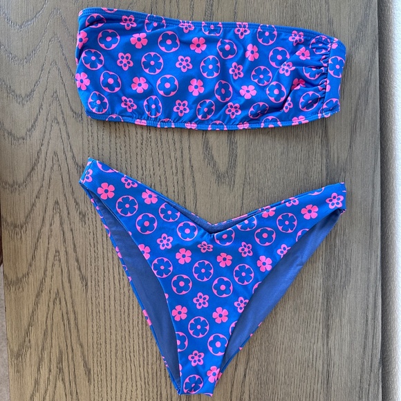 Beach Riot wavy floral swim set - Picture 1 of 4